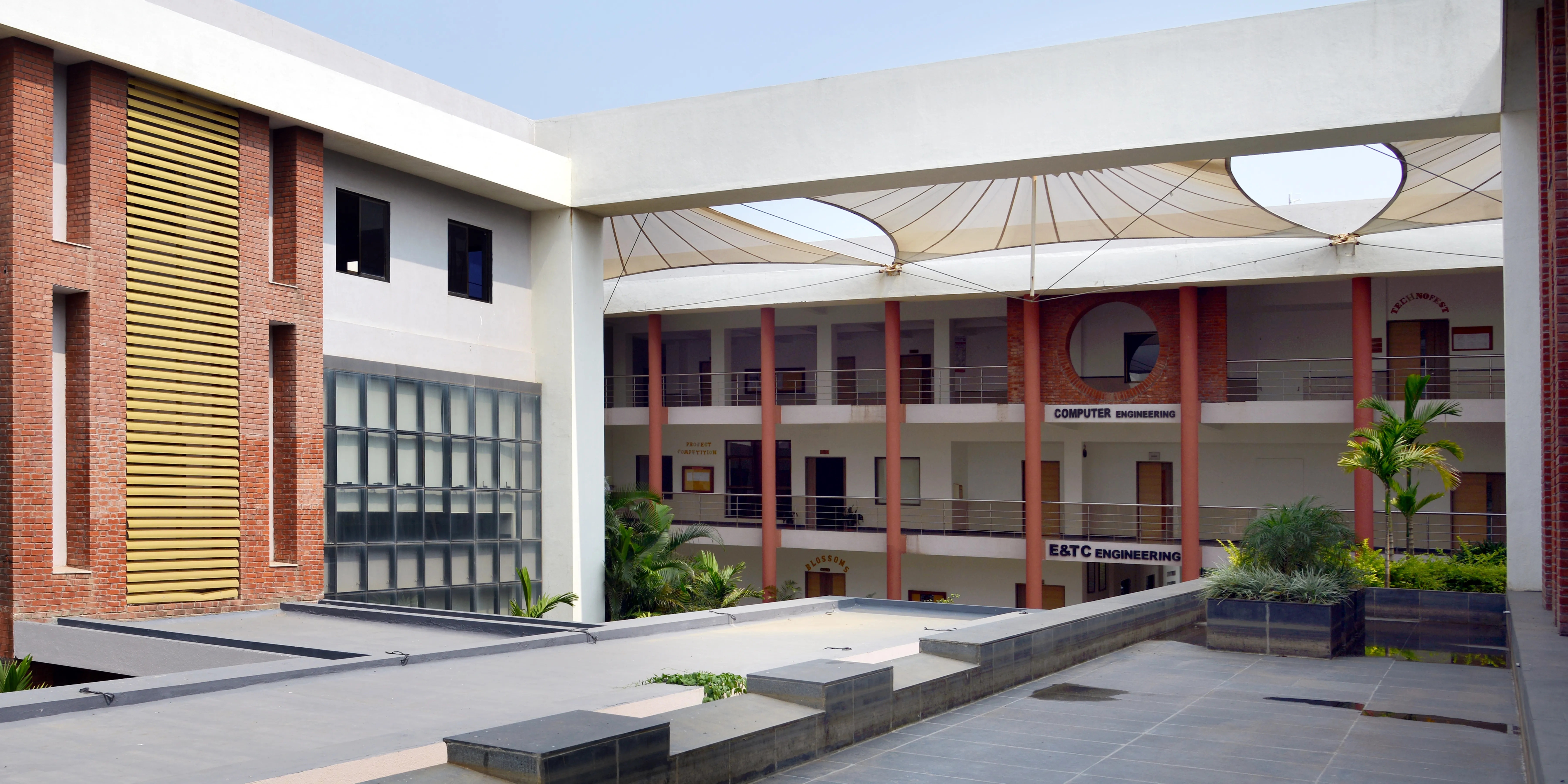 Recruiter interaction and placement coordination at Sapkal Knowledge Hub